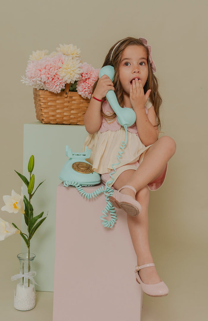 Conjunto Para Bebita Ecos Beige  (PRE-ORDEN - ENTREGA EN 15 DÍAS)