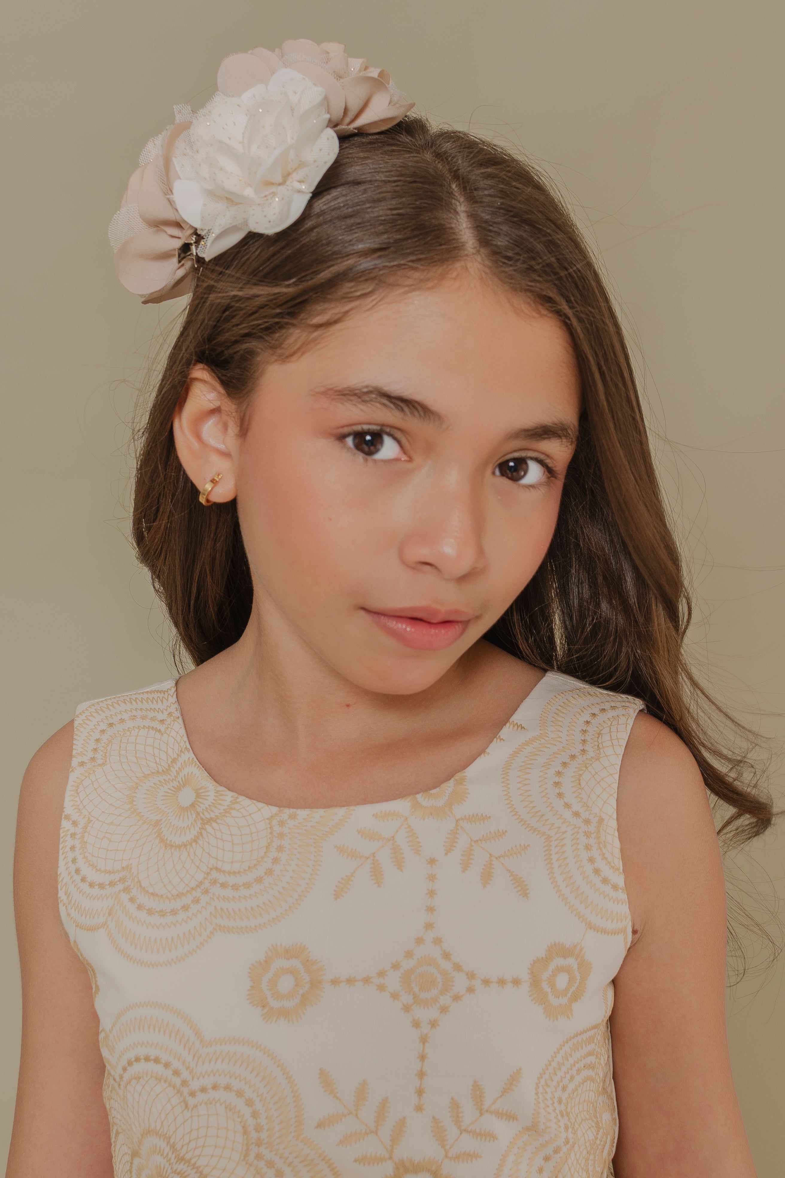 GIRL´BEIGE DRESS MUSICA