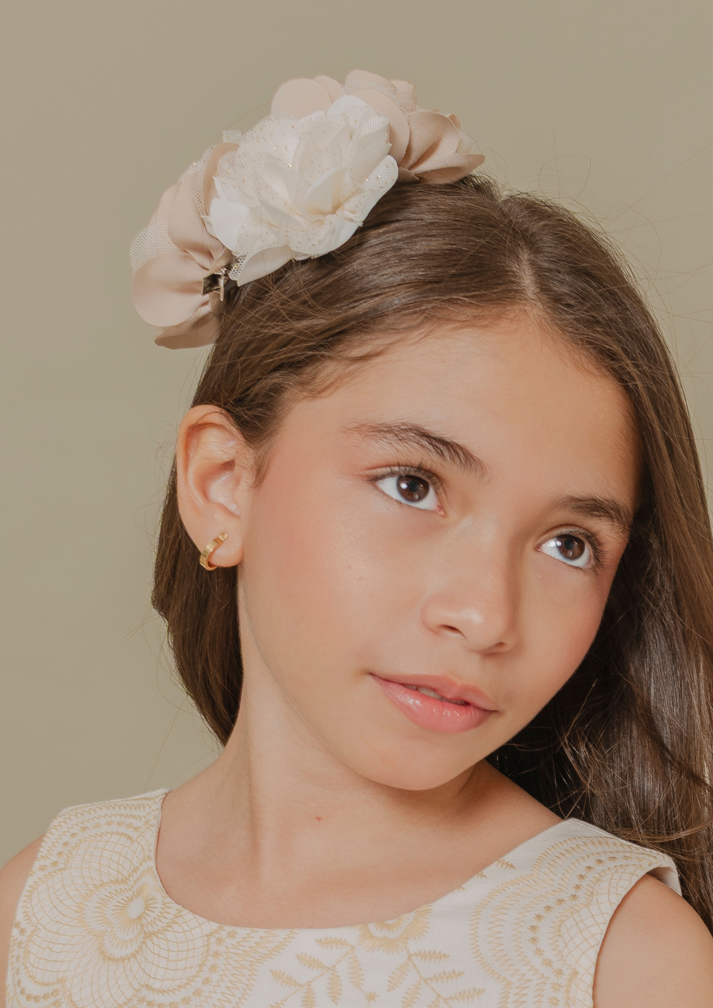 GIRL´BEIGE DRESS MUSICA